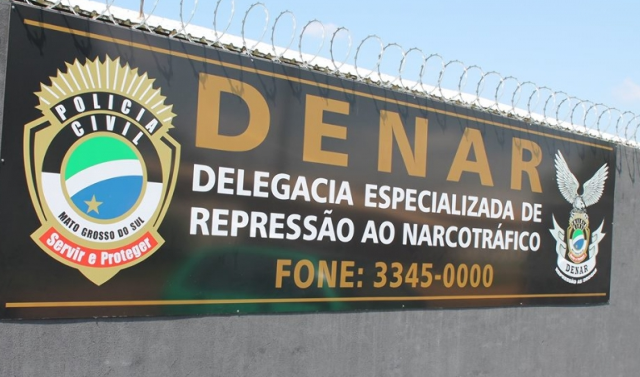 Dupla &eacute; presa com drogas, rifle de press&atilde;o adulterado, espingarda e drone 