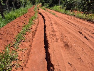 Prefeitura garante &agrave; Justi&ccedil;a que cuida de via do bairro Ch&aacute;cara dos Poderes