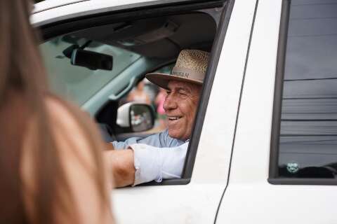 Rival de Bernal, Giroto d&aacute; espiadinha em cena de crime