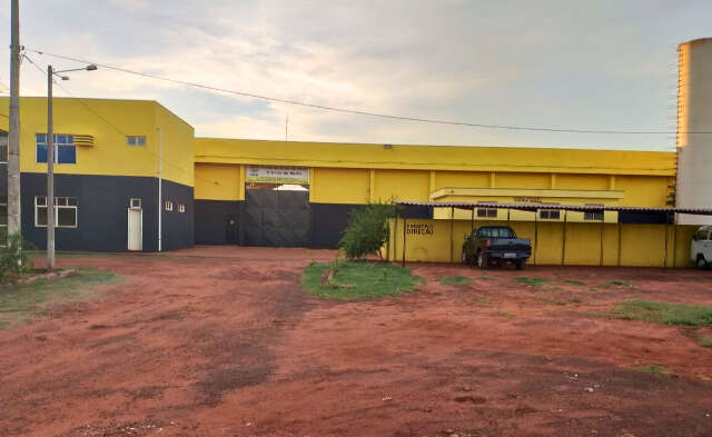 Tumulto em pres&iacute;dio deixa um morto e oito feridos