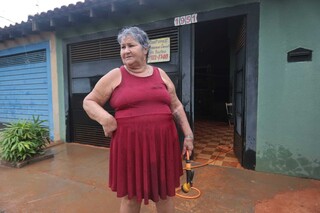 Estrutura para conter enchentes preocupa moradores por falta de manuten&ccedil;&atilde;o