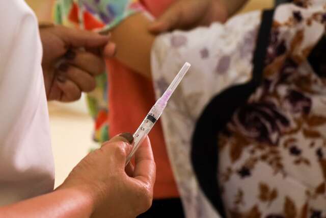 Anvisa determina atualiza&ccedil;&atilde;o de vacinas contra Covid-19 para nova variante