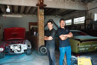 A paix&atilde;o de Helinho e Cristian todo dia &eacute; &ldquo;ressuscitar&rdquo; carros antigos