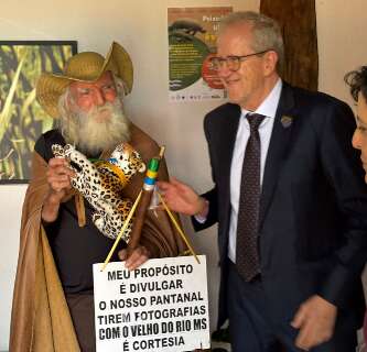 Presidente da COP15 bate-papo com Velho do Rio e &eacute; chamado para comer hamb&uacute;rguer