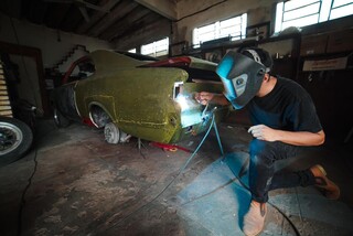 A paix&atilde;o de Helinho e Cristian todo dia &eacute; &ldquo;ressuscitar&rdquo; carros antigos