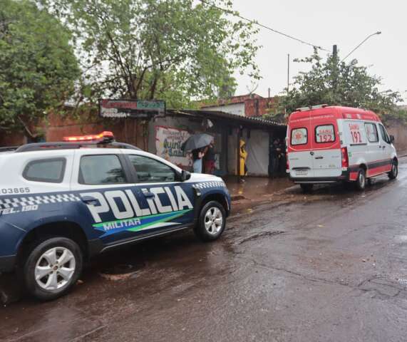 Baleado nas costas enquanto catava latinhas, homem andou 1,7 km por socorro