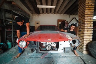 A paix&atilde;o de Helinho e Cristian todo dia &eacute; &ldquo;ressuscitar&rdquo; carros antigos