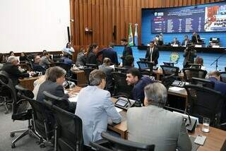 Deputados votam reajuste de 3,81% para 86 mil servidores de MS Deputados votam reajuste de 3,81% para 86 mil servidores de MS