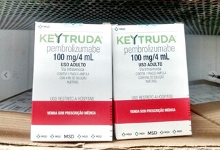 Remédio contra câncer de até R$ 27 mil deve chegar ao SUS com produção no Brasil Remédio contra câncer de até R$ 27 mil deve chegar ao SUS com produção no Brasil