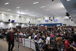 Servidores lotam C&acirc;mara contra privatiza&ccedil;&atilde;o de unidades de sa&uacute;de na Capital