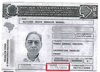 Todo errado: h&aacute; dois anos, Bernal dirige sem CNH