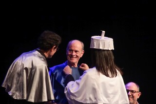 Ney Matogrosso se torna doutor honoris causa em cerimônia lotada Ney Matogrosso se torna doutor honoris causa em cerimônia lotada