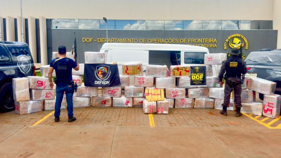 Traficantes usavam &aacute;rea de lazer para guardar 2 toneladas de droga