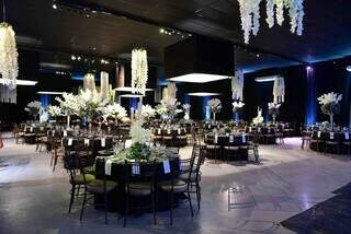 Jefferson de Almeida celebra 60 anos em noite elegante