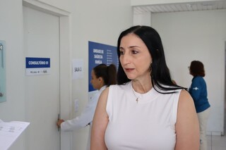 At&eacute; idosos "somem" da fila e vacina&ccedil;&atilde;o contra gripe come&ccedil;a com cadeiras vazias