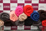 Com apelo para "desapego", campanha quer arrecadar 50 mil peças de frio