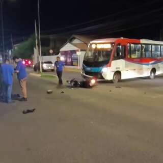 Colis&atilde;o entre moto e &ocirc;nibus deixa ferido e &eacute; 2&ordm; caso em 24h