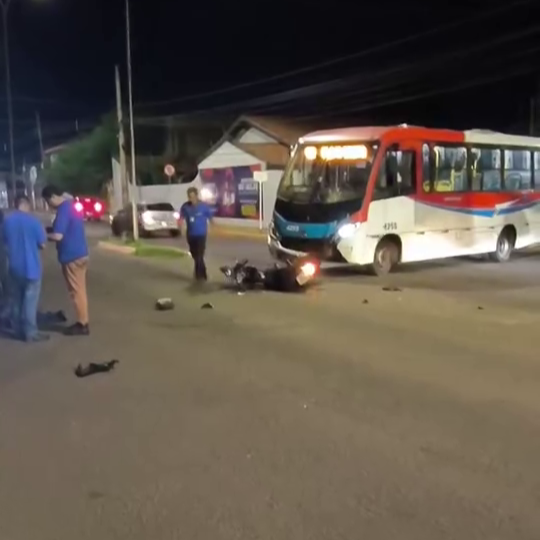 Colisão entre moto e ônibus deixa ferido e é 2º caso em 24h
