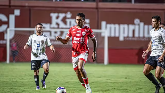 Oper&aacute;rio sofre goleada do Vila Nova e perde invencibilidade na temporada