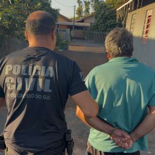 Sorveteiro pede &aacute;gua, invade casa, estupra jovem e acaba preso