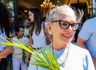 Domingo de Ramos re&uacute;ne fi&eacute;is em prociss&atilde;o e abre Semana Santa na Capital