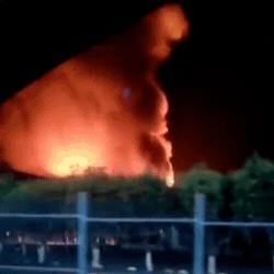 Inc&ecirc;ndio de grandes propor&ccedil;&otilde;es atinge ind&uacute;stria em Aparecida do Taboado