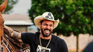 Usando IA, sertanejos lan&ccedil;am clipe em homenagem a Jo&atilde;o Carreiro