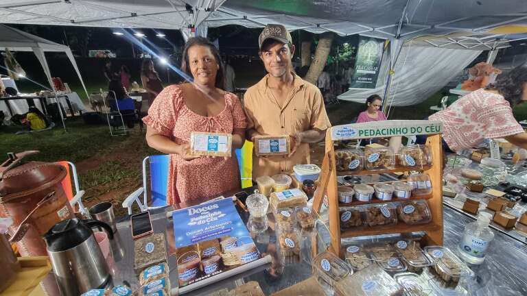 Com 11 vacas, produtora transforma leite em doces que cruzam o país