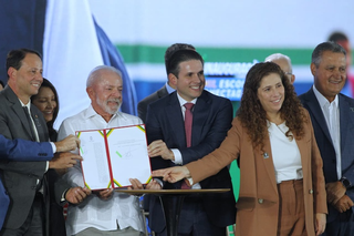 Sancionada lei que reestrutura carreiras do Executivo com impacto de R$ 5,3 bi