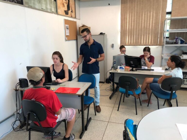 Estudantes oferecem aux&iacute;lio gratuito para declarar o Imposto de Renda