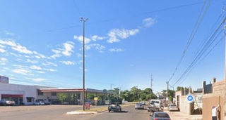 Homem é baleado e corre até posto de combustíveis para pedir socorro Homem é baleado e corre até posto de combustíveis para pedir socorro