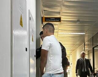 "Vi ele de costas atirando", diz amiga que testemunhou execução na BR-262 "Vi ele de costas atirando", diz amiga que testemunhou execução na BR-262