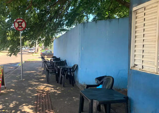 Para vender melhor, o jeito foi levar micro-ondas e frigobar para cal&ccedil;ada