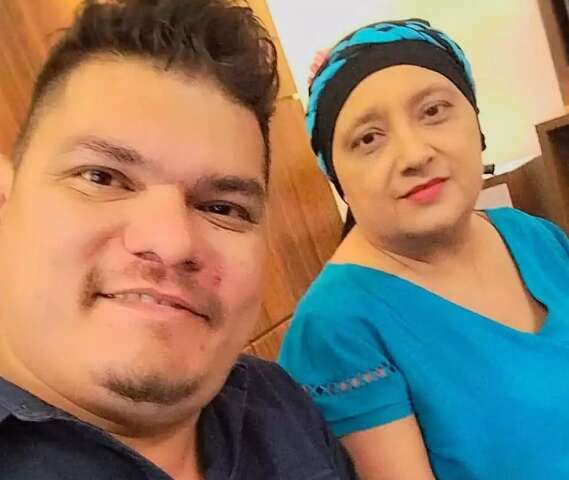 M&uacute;sica vira abra&ccedil;o e irm&atilde;o canta para Maria em cuidados paliativos