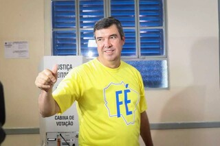 Riedel vence primeiro turno com 68% dos votos v&aacute;lidos, aponta pesquisa