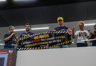 Servidores do Detran param por 24h após protesto Servidores do Detran param por 24h após protesto