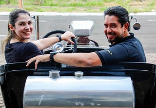 Mad Max &eacute; rel&iacute;quia de 1929 que virou xod&oacute; de fam&iacute;lia e atra&ccedil;&atilde;o nas ruas 