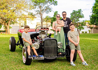 Mad Max &eacute; rel&iacute;quia de 1929 que virou xod&oacute; de fam&iacute;lia e atra&ccedil;&atilde;o nas ruas 