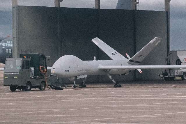 Drone israelense que custou milh&otilde;es cai durante treinamento militar na Capital