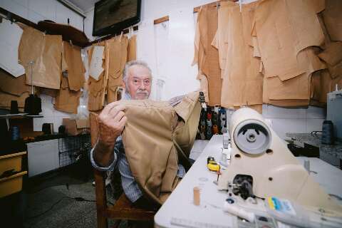 H&aacute; 60 anos na profiss&atilde;o, um dos alfaiates mais antigos n&atilde;o quer parar