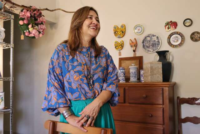 Em casa de 60 anos, Ale compartilha garimpos e acervo cheio de hist&oacute;ria