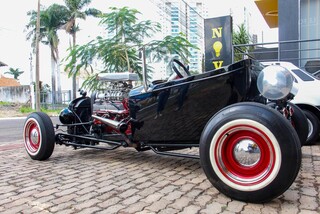 Mad Max &eacute; rel&iacute;quia de 1929 que virou xod&oacute; de fam&iacute;lia e atra&ccedil;&atilde;o nas ruas 