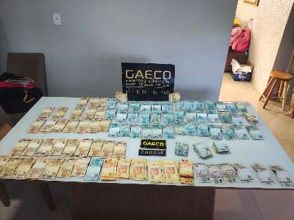 Opera&ccedil;&atilde;o do Gaeco contra corrup&ccedil;&atilde;o recolhe pilhas de &ldquo;dinheiro vivo&rdquo;