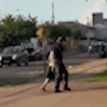 Rapaz que empinou moto e matou beb&ecirc; atropelado se apresenta na delegacia