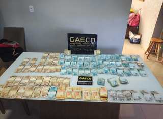 Ex-prefeito, filha e mais 11 s&atilde;o suspeitos de esquema para fraudar licita&ccedil;&otilde;es