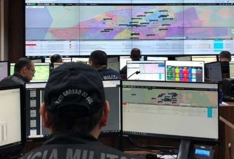 Mulher pede "pizza com bastante borda" &agrave; PM e &eacute; resgatada de viol&ecirc;ncia dom&eacute;stica