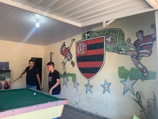 Sem quebra-pau, uma quadra separa botecos de flamenguista e vasca&iacute;no