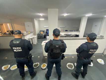 Bolivianos s&atilde;o presos ap&oacute;s ingerirem mais de mil c&aacute;psulas de coca&iacute;na