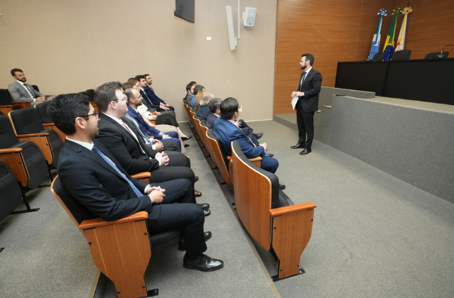 Com sal&aacute;rio de R$ 33.988, MP abre inscri&ccedil;&otilde;es de concurso para promotor 