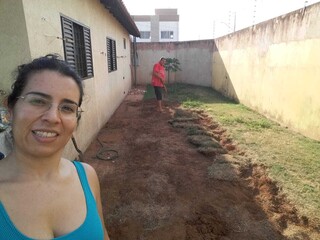 Casal constr&oacute;i piscina e reforma a casa sozinho ap&oacute;s 3 perguntas certas